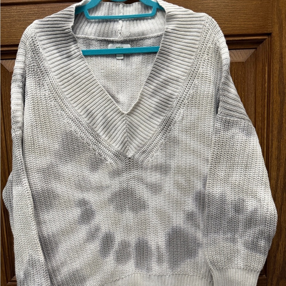 aerie Gray Tie-Dye V-Neck Pullover Sweater